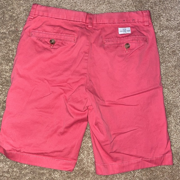 Boys Vineyard Vines shorts - Picture 2 of 3